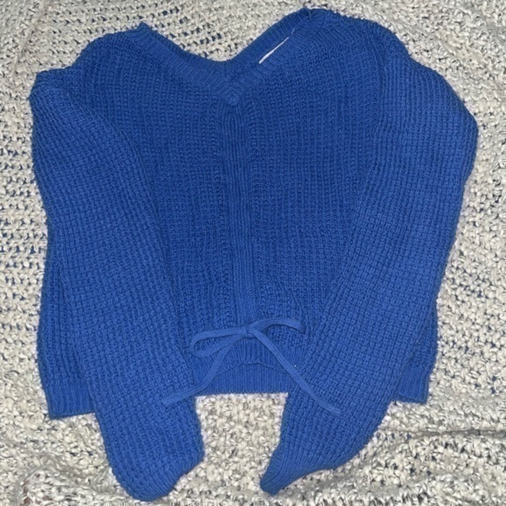 Sincerely Jules Cropped Sweater, blue size xs. 

Super cute and gently worn,